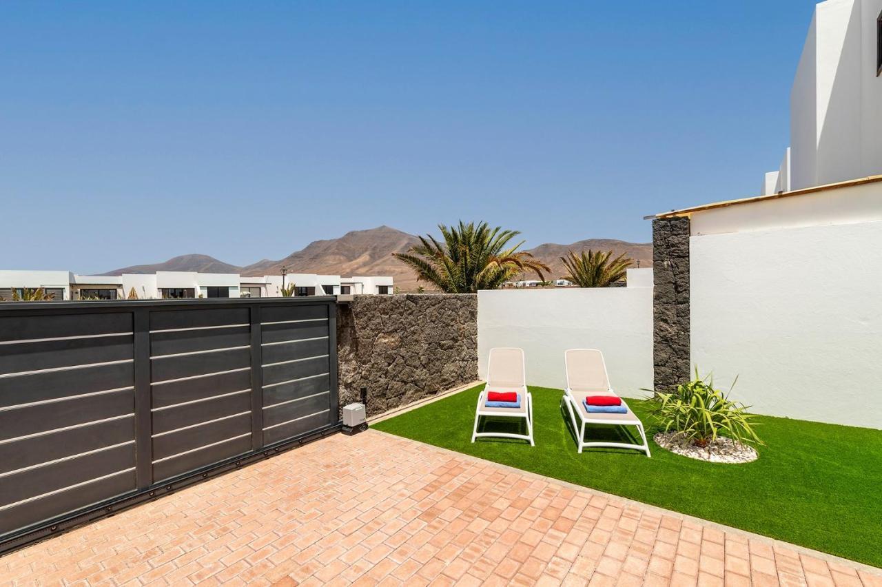 Villa Omura By Villa Plus Playa Blanca  Exterior photo
